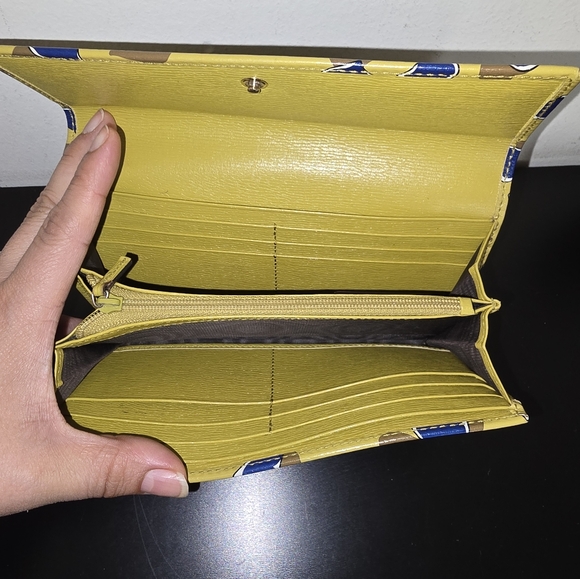 Gucci Continental Flap Calfskin Heartbeat Print Yellow Wallet - Picture 8 of 11